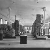 http://images.library.amnh.org/d/t/8x10/0001/00003937_l.jpg