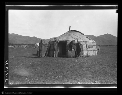 http://lbry-web-002.amnh.org/san/to_upload/asiaticexpedition/241731.jpg